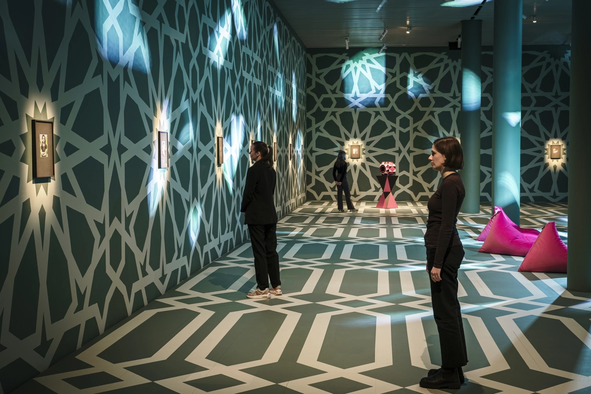 Installation view: Soheila Sokhanvari - Rebel Rebel, ARoS Aarhus Kunstmuseum Foto: Mads Smidstrup