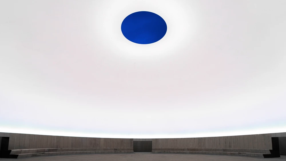 James Turrell, As Seen Below – The Dome, a Skyspace by James Turrell. Photo: Mads Smidstrup © ARoS, 2025. From James Turrells visit in As Seen Below, June 2025.
