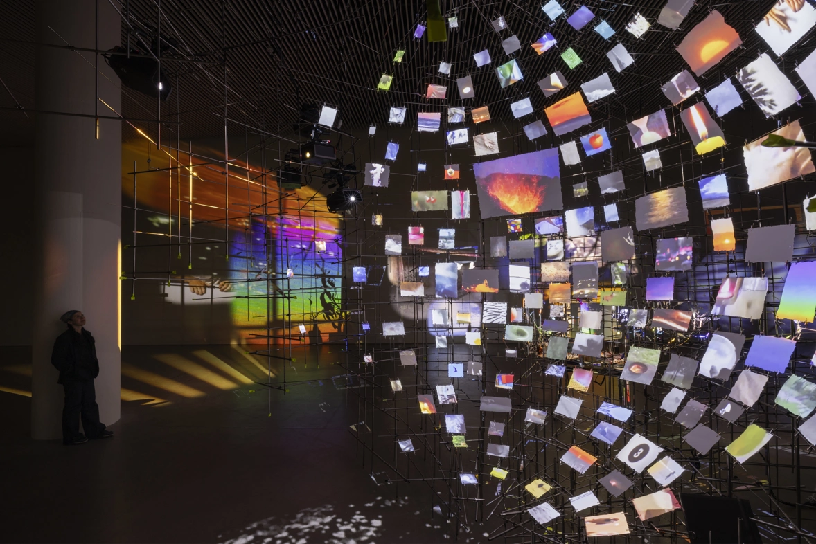 Sarah Sze, Metronome, 2023 Installation. ARoS Aarhus Kunstmuseum 2024. © Sarah Sze. Photography by Andrea Rosetti.