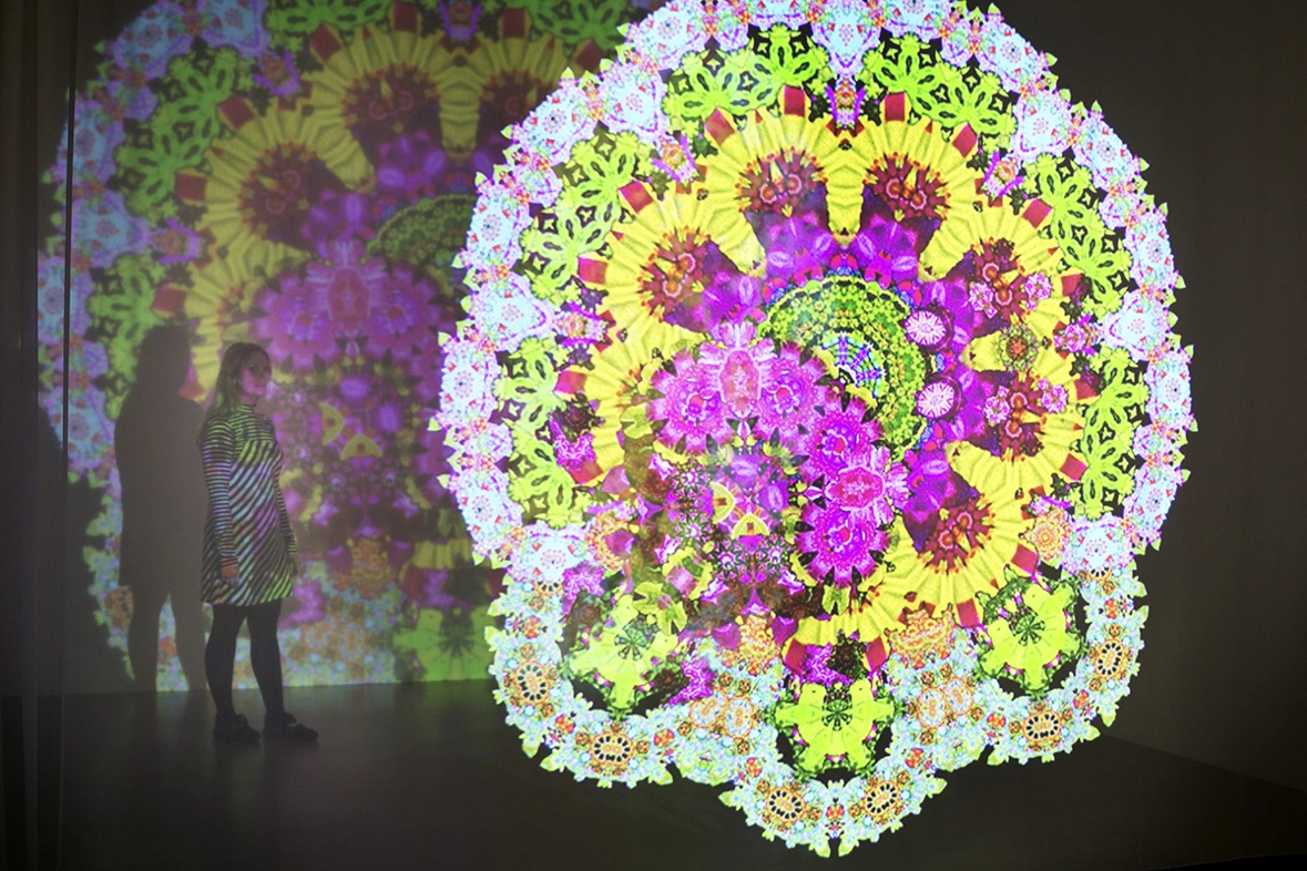 still fra video med kaleidoskop