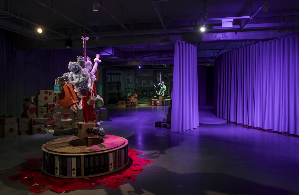 Jenkin van Zyl - Lost Property ARoS 2025. Installationsfoto: Mads Smidstrup © ARoS 2025