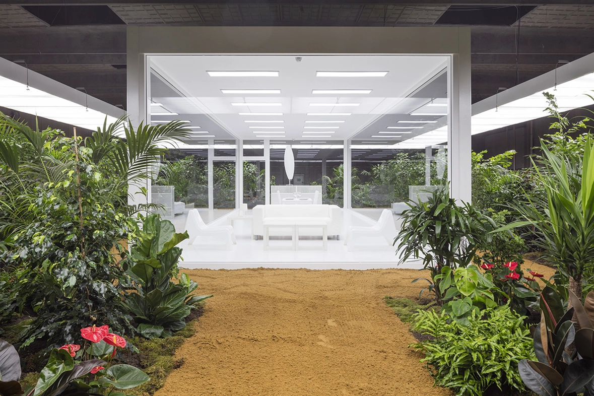 doug aitken have i galleri rundt om møbler