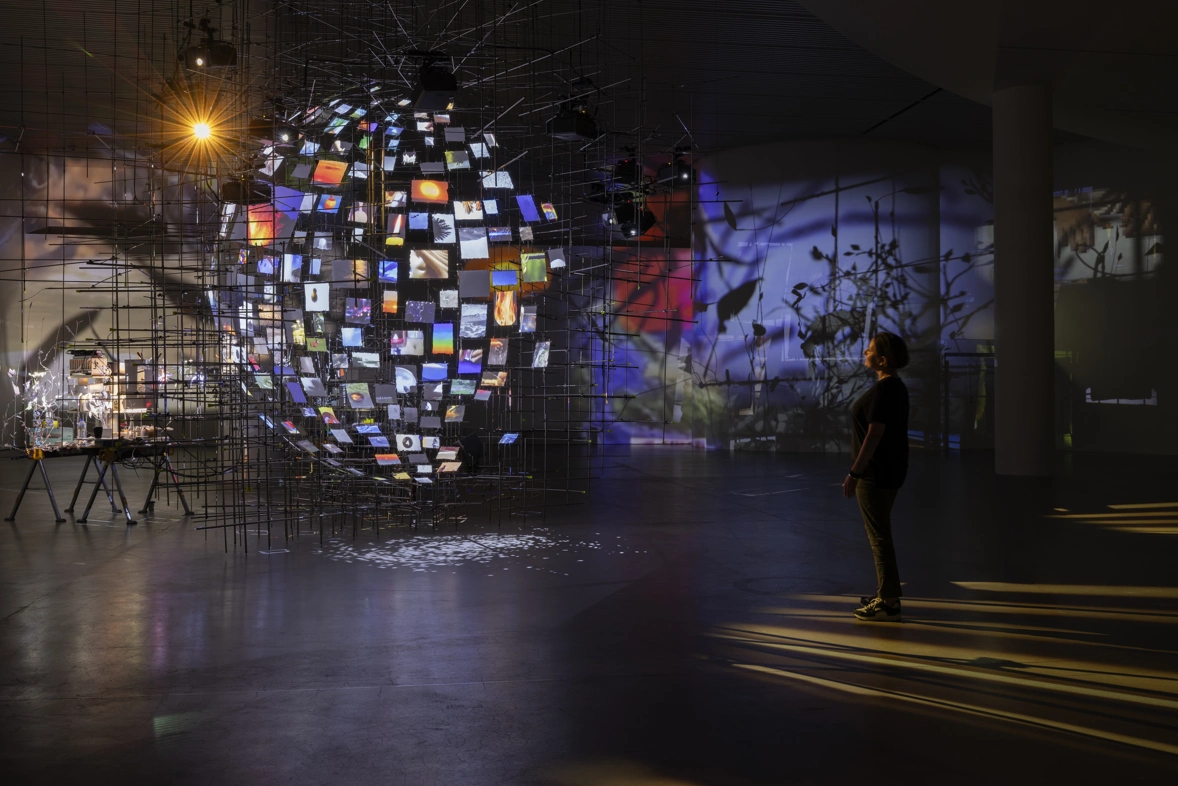 Sarah Sze, Metronome, 2023 Installation. ARoS Aarhus Kunstmuseum 2024. © Sarah Sze. Photography by Andrea Rosetti.
